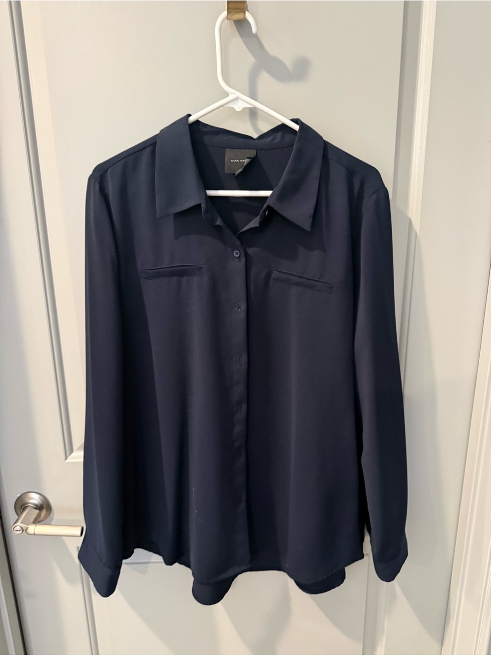 Alex Marie navy button down Women’s blose. Size XL - Picture 1 of 4